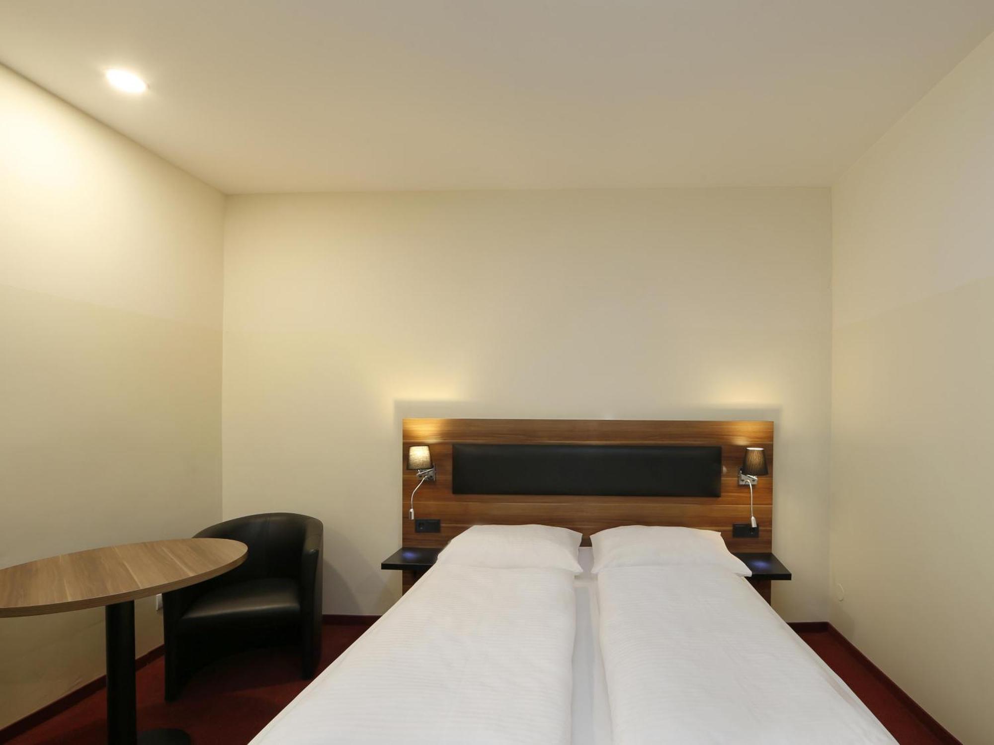 B&B Hotel Berlin-Adlershof Exterior photo