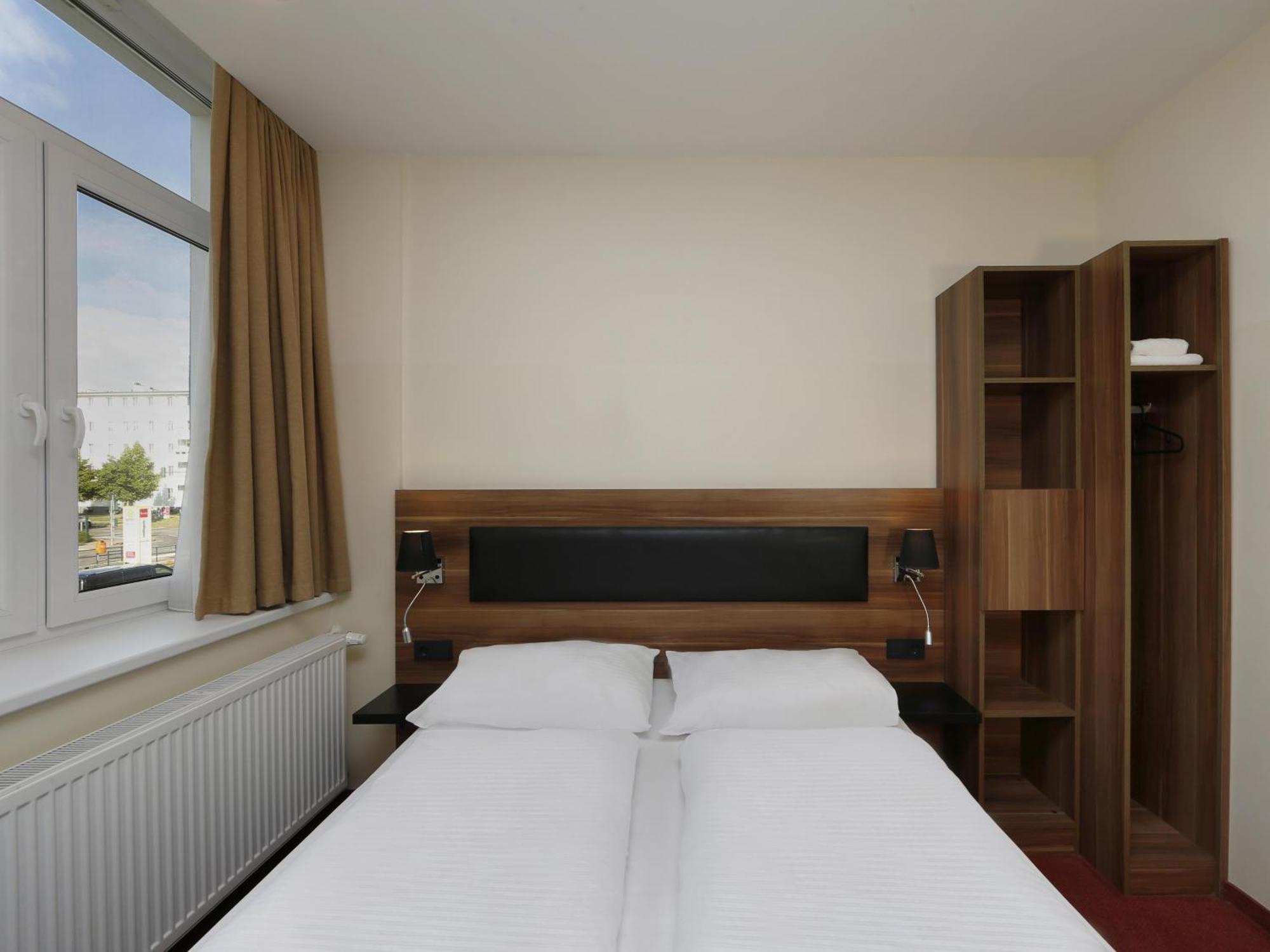 B&B Hotel Berlin-Adlershof Exterior photo