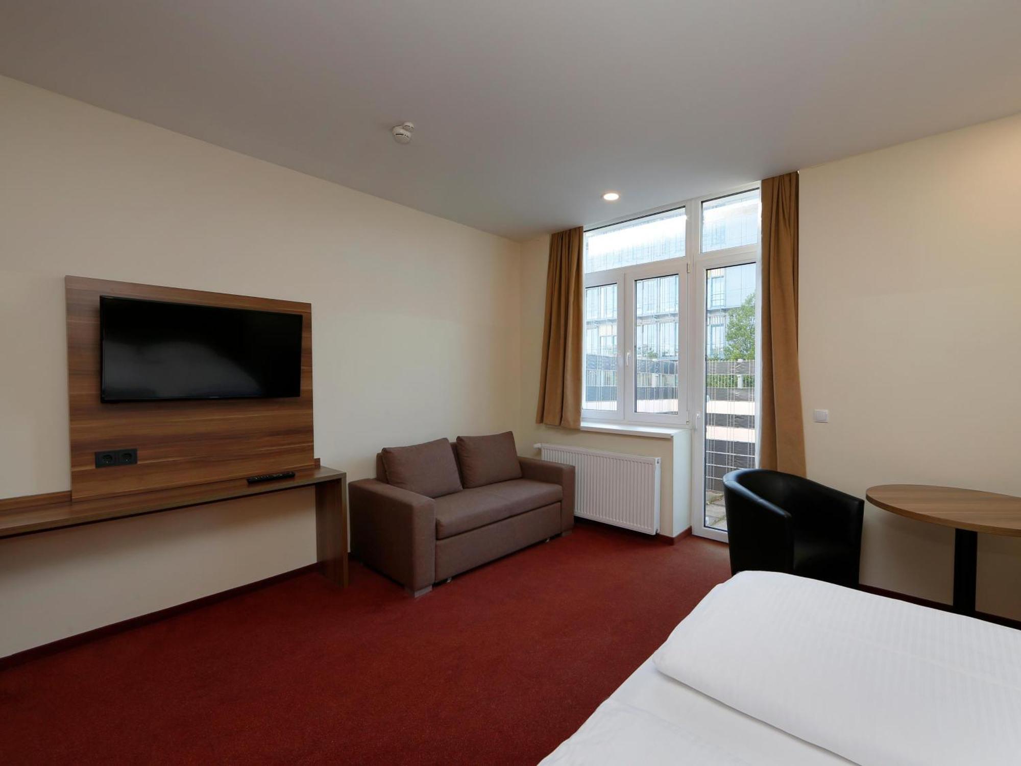 B&B Hotel Berlin-Adlershof Exterior photo