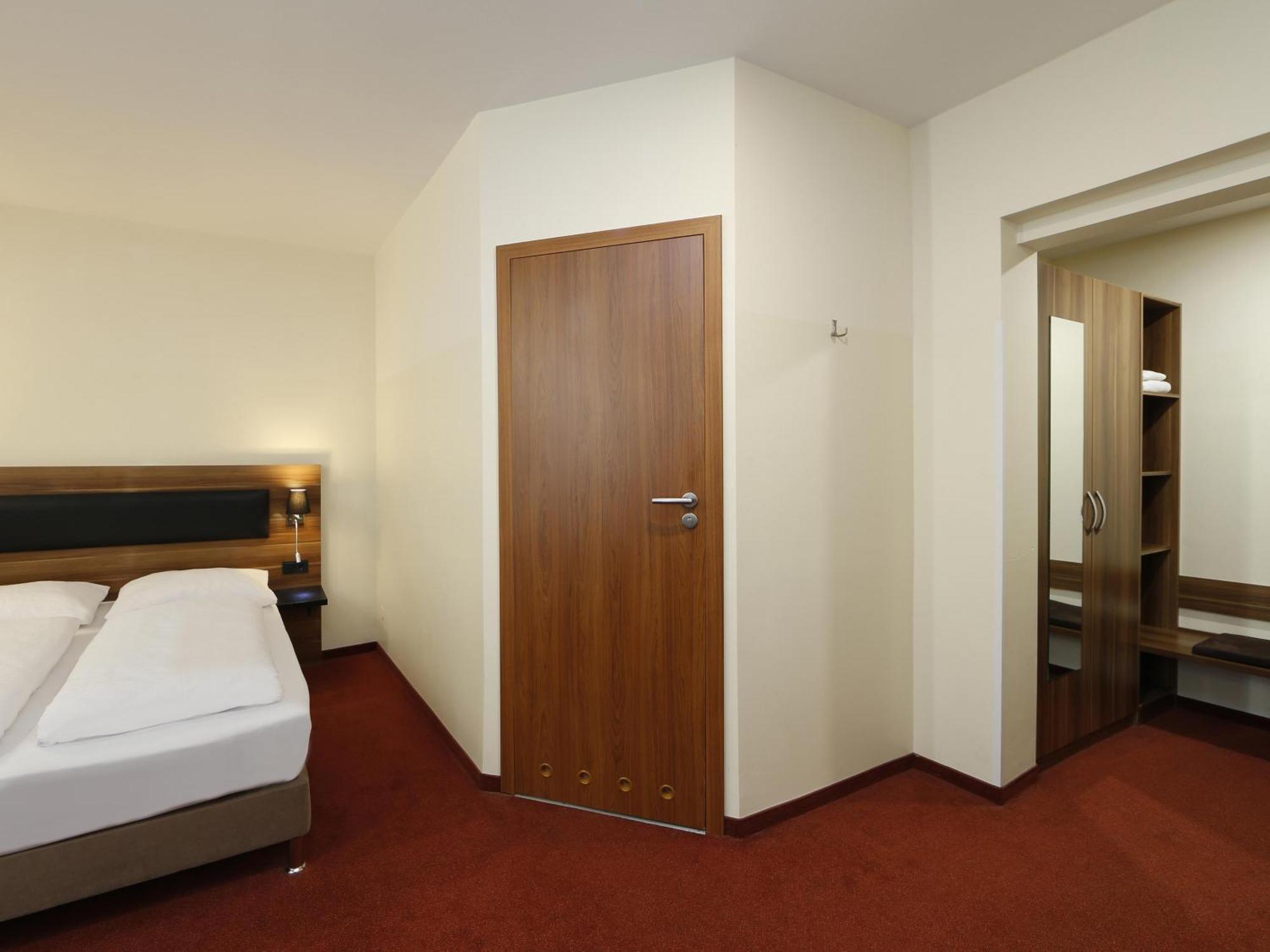 B&B Hotel Berlin-Adlershof Exterior photo
