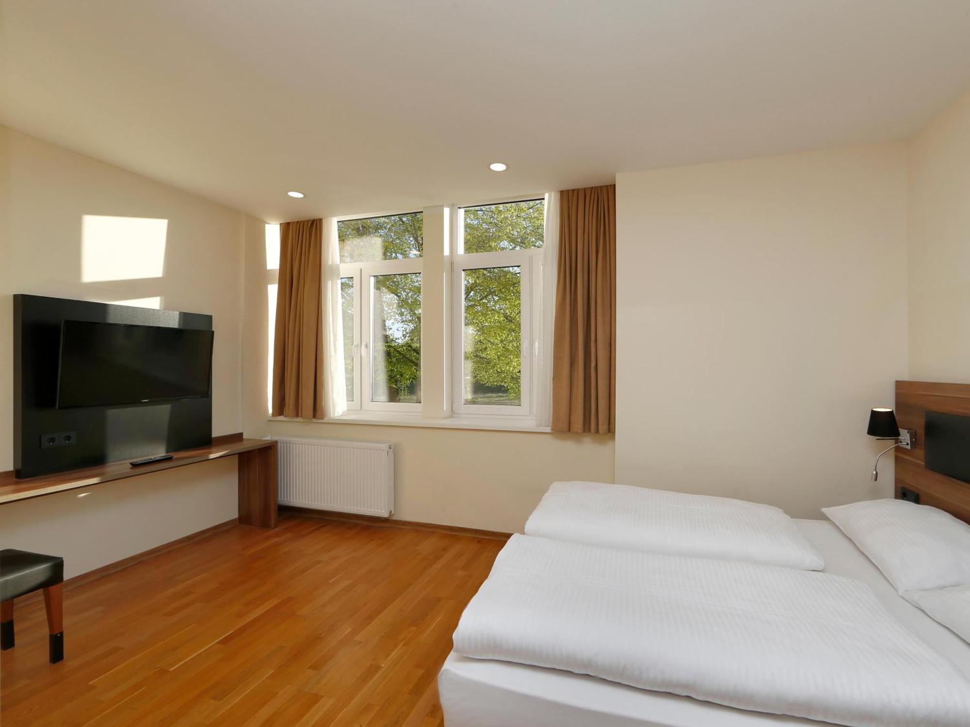 B&B Hotel Berlin-Adlershof Exterior photo
