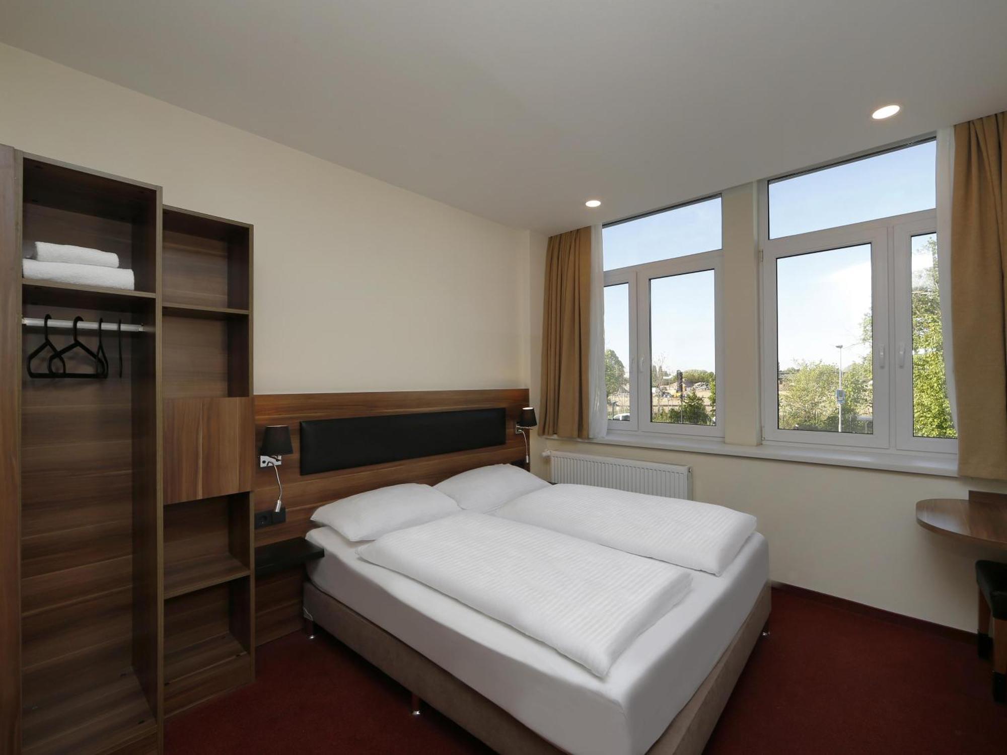 B&B Hotel Berlin-Adlershof Exterior photo