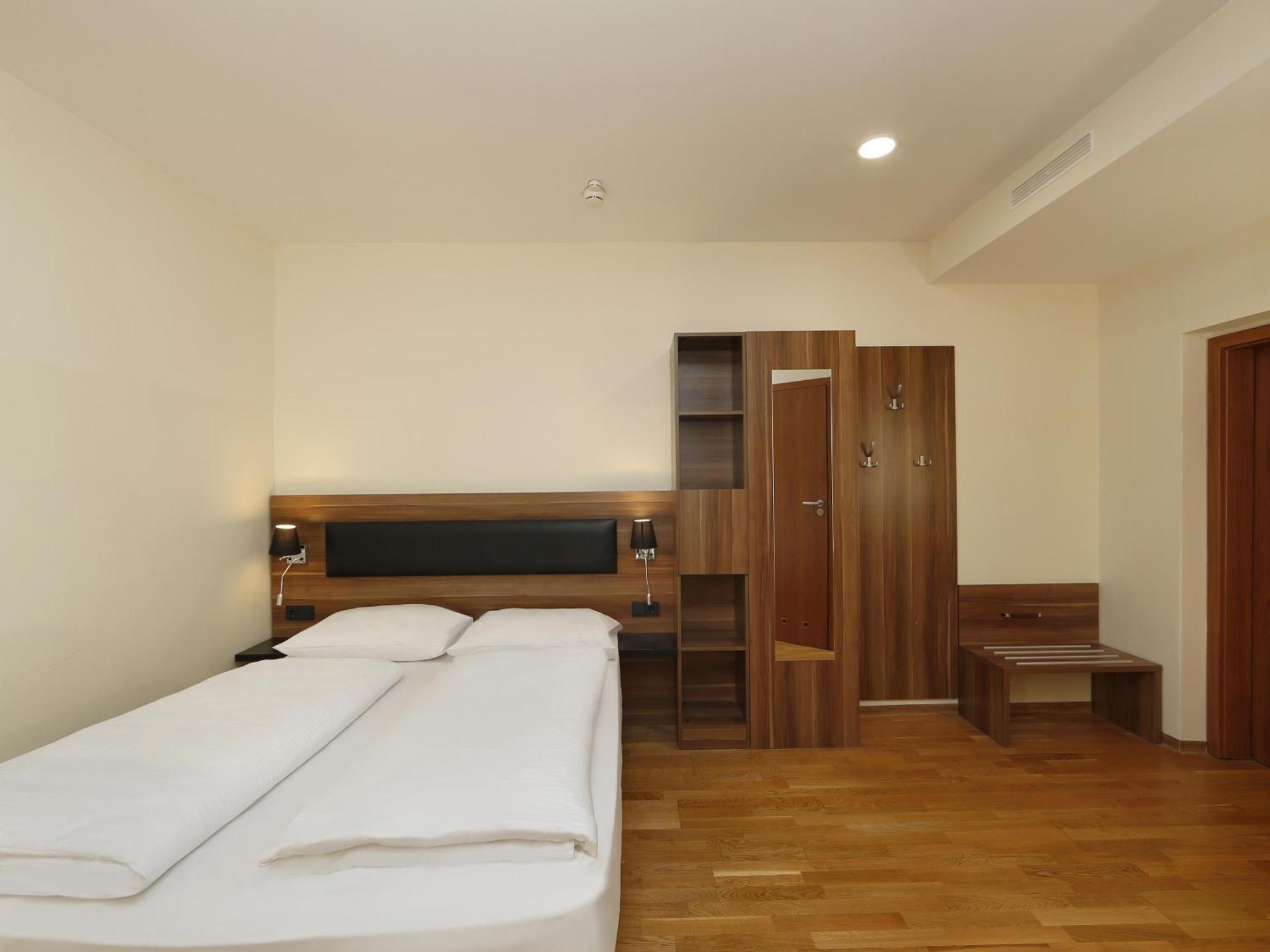 B&B Hotel Berlin-Adlershof Exterior photo