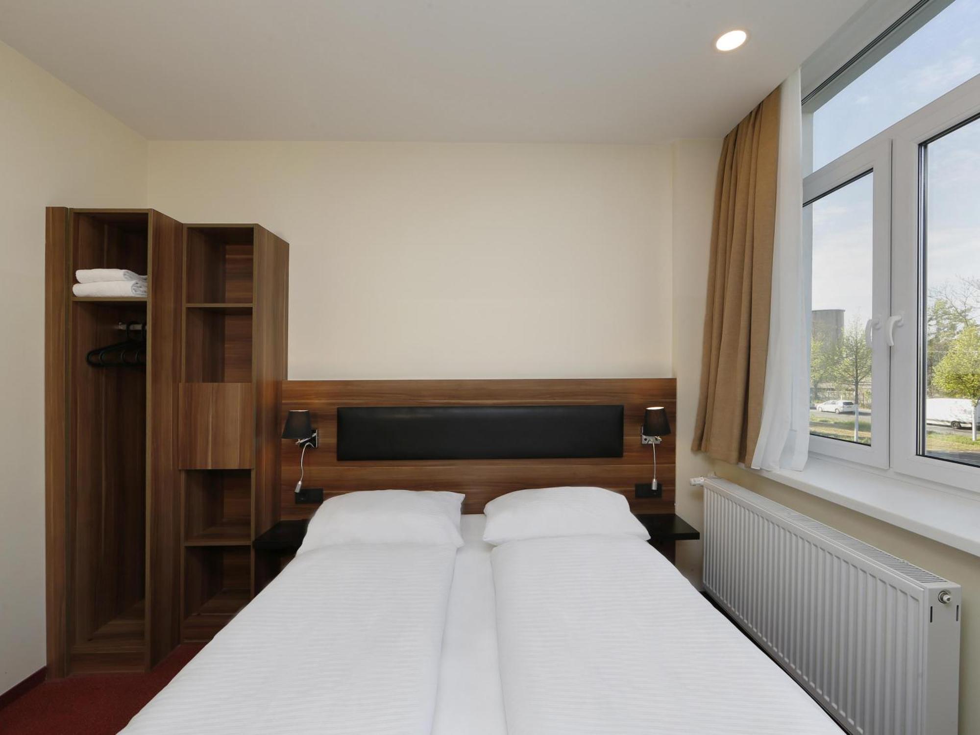 B&B Hotel Berlin-Adlershof Exterior photo