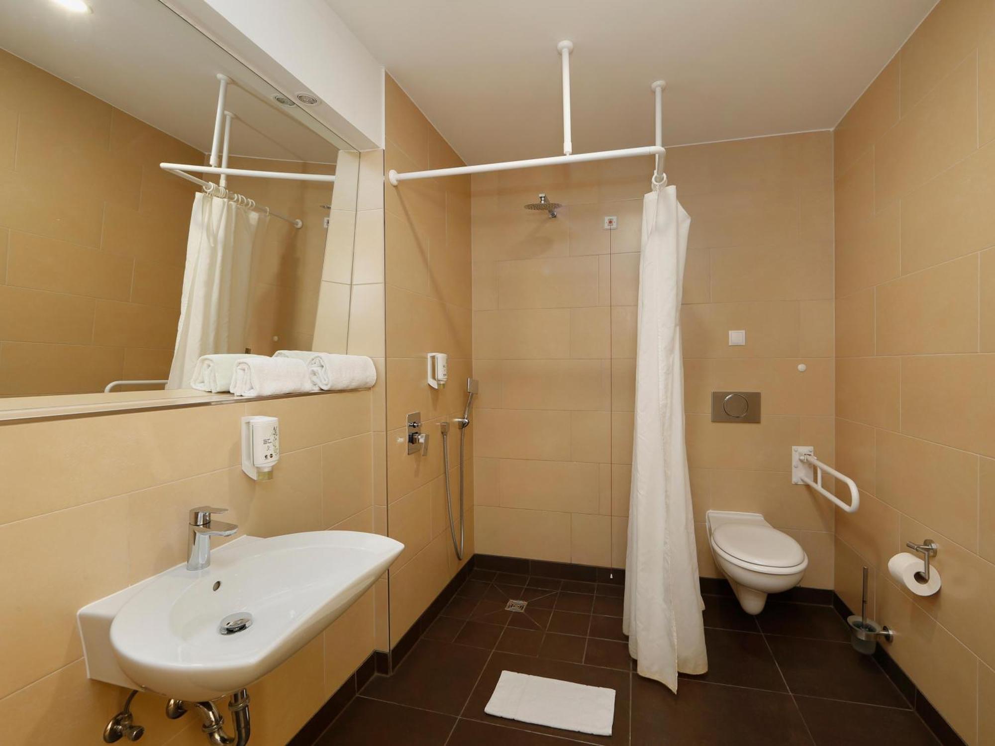 B&B Hotel Berlin-Adlershof Exterior photo